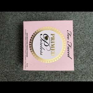 Too faced powder